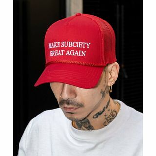 サブサエティ(Subciety)の【RED】Mesh back trucker cap(キャップ)