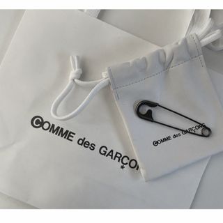 COMME des GARCONS(ブローチ/コサージュ)のフリマアイテム一覧 COMME des GARCONS(ブローチ/コサージュ)のフリマアイテム一覧