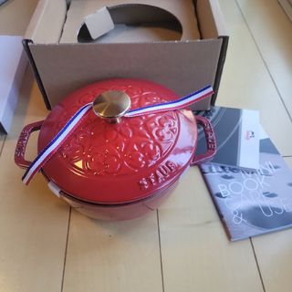 STAUB - ストウブ Staub スノークリスタル ホワイト24cm/新品未 STAUB - ストウブ Staub スノークリスタル ホワイト24cm/新品未