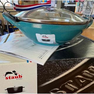 STAUB - ストウブ Staub スノークリスタル ホワイト24cm/新品未 STAUB - ストウブ Staub スノークリスタル ホワイト24cm/新品未
