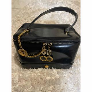 Gianni Versace(ハンドバッグ)のフリマアイテム一覧 Gianni Versace(ハンドバッグ)のフリマアイテム一覧