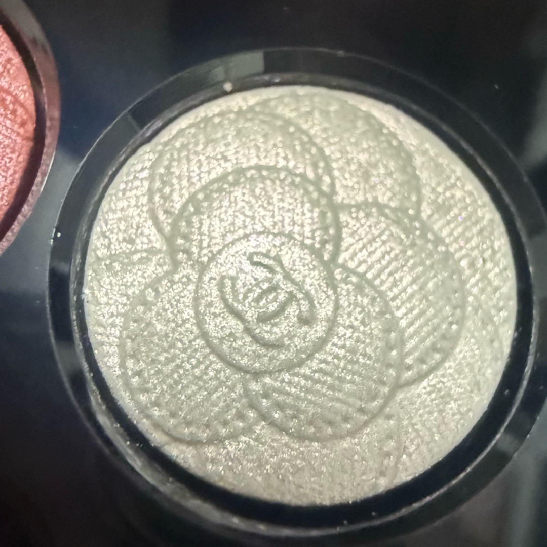 CHANEL - 新品未使用♡CHANELアイシャドウレキャトルオンブル387 CHANEL - 新品未使用♡CHANELアイシャドウレキャトルオンブル387