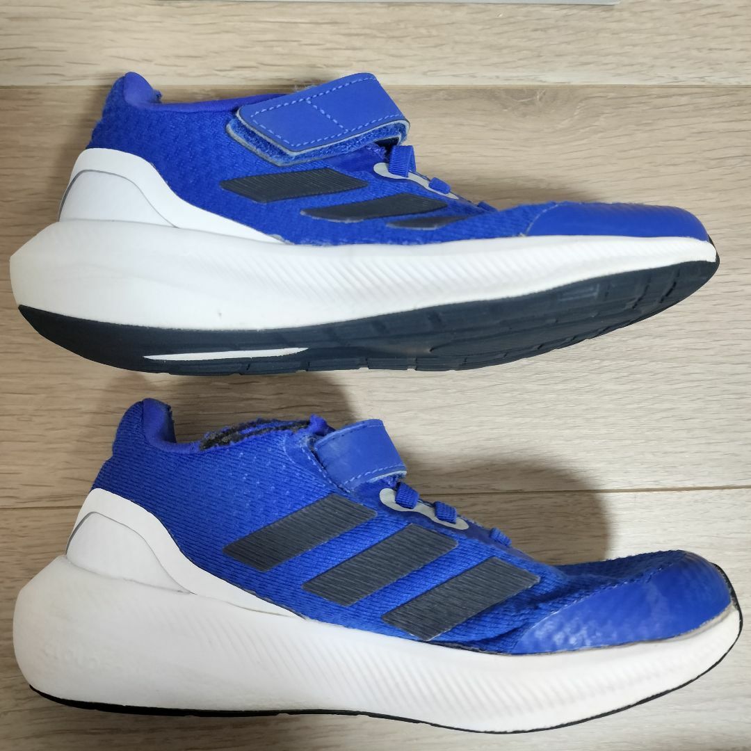 adidas(アディダス)のアディダス adidas 18.0cm キッズ/ベビー/マタニティのキッズ靴/シューズ(15cm~)(スニーカー)の商品写真