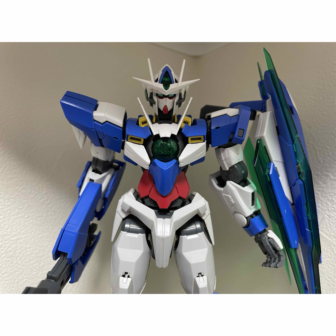 BANDAI(バンダイ)の【ジャンク】MG 1/100 ダブルオー クアンタ エンタメ/ホビーのおもちゃ/ぬいぐるみ(プラモデル)の商品写真