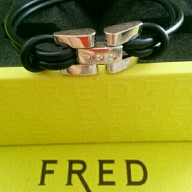 FRED(フレッド)のフレッドラバーブレス レディースのアクセサリー(ブレスレット/バングル)の商品写真