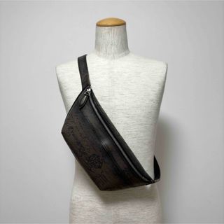 BERLUTI(バッグ ・ ホワイト/白色系)のフリマアイテム一覧 BERLUTI(バッグ ・ ホワイト/白色系)のフリマアイテム一覧