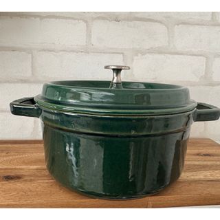 STAUB(グリーン・カーキ/緑色系)のフリマアイテム一覧 STAUB(グリーン・カーキ/緑色系)のフリマアイテム一覧