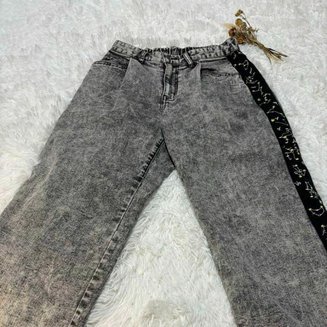 WingLesiage(ウィングレシアージュ)のWINGLE ZODIAC SIGN DENIM PANTS BLACK レディースのパンツ(カジュアルパンツ)の商品写真
