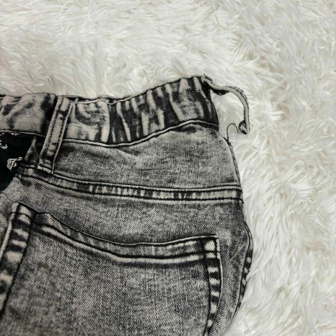 WingLesiage(ウィングレシアージュ)のWINGLE ZODIAC SIGN DENIM PANTS BLACK レディースのパンツ(カジュアルパンツ)の商品写真