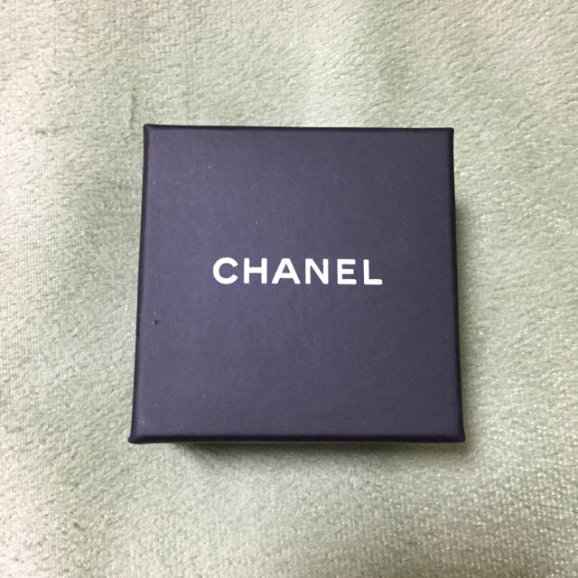 CHANEL(シャネル)の確実正規品 消毒済 CHANEL ピアス パール レディースのアクセサリー(ピアス)の商品写真