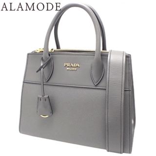 PRADA(バッグ ・ グレー/灰色系)のフリマアイテム一覧 PRADA(バッグ ・ グレー/灰色系)のフリマアイテム一覧