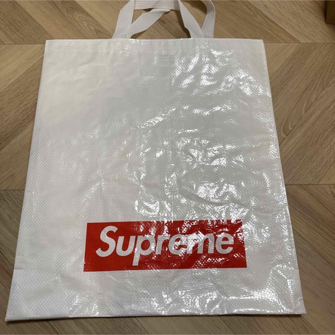 Supreme(シュプリーム)のシュプリームショップ袋 レディースのバッグ(ショップ袋)の商品写真