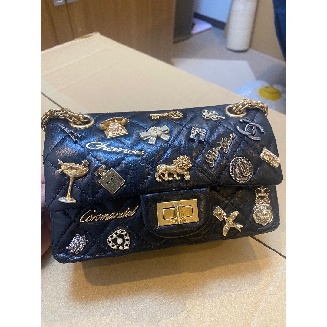CHANEL - シャネル　マトラッセ mini アイコンショルダーバッグ
