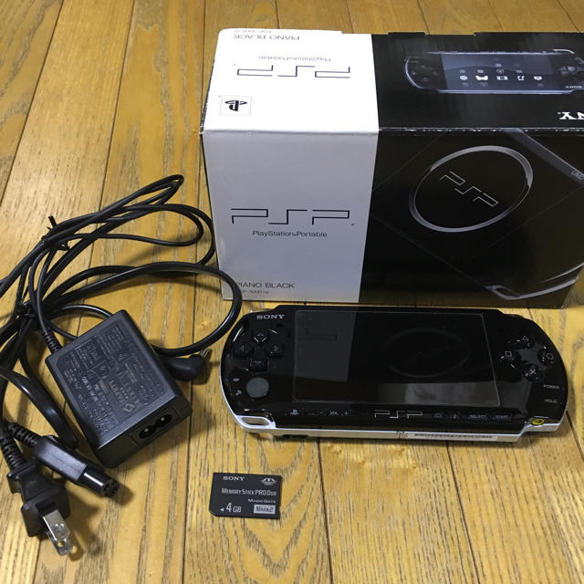 SONY(ソニー)の☆様専用　PSP 3000 ブラック エンタメ/ホビーのゲームソフト/ゲーム機本体(携帯用ゲーム機本体)の商品写真