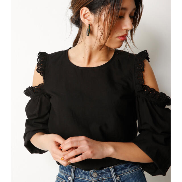 SLY(スライ)のSLY OPEN SHOULDER スカラップ TOPS レディースのトップス(カットソー(半袖/袖なし))の商品写真