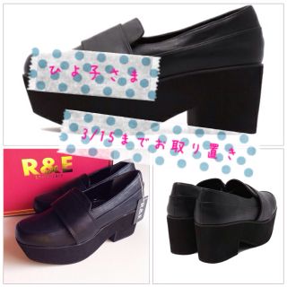 アールアンドイー(R&E)の新品♡R&E 厚底ローファーパンプス L(ローファー/革靴)