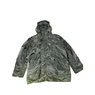 ALPHA INDUSTRIES(フライトジャケット ・ シルバー/銀色系)の ALPHA INDUSTRIES(フライトジャケット ・ シルバー/銀色系)の
