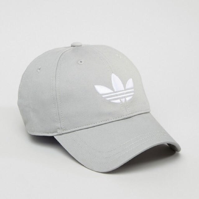 adidas(アディダス)の【新品】adidas（アディダス） オリジナルス キャップ　帽子 レディースの帽子(キャップ)の商品写真