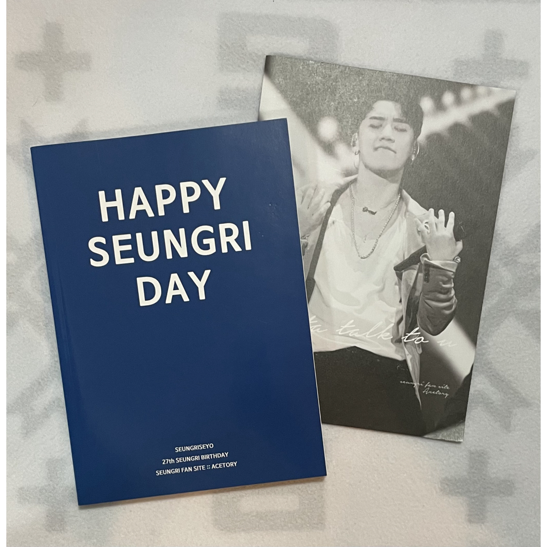 BIGBANG(ビッグバン)のBIGBANG V.I フォトブック 写真集 2点 エンタメ/ホビーのタレントグッズ(ミュージシャン)の商品写真