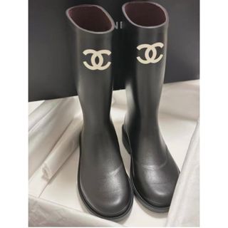 CHANEL(レインブーツ/長靴 ・ レッド/赤色系)のフリマアイテム一覧 CHANEL(レインブーツ/長靴 ・ レッド/赤色系)のフリマアイテム一覧