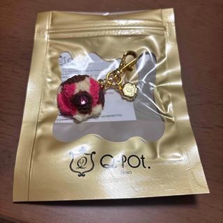Q-pot. - Q-pot ストロベリー ホイップ コードリール ブローチ Q-pot. - Q-pot ストロベリー ホイップ コードリール ブローチ