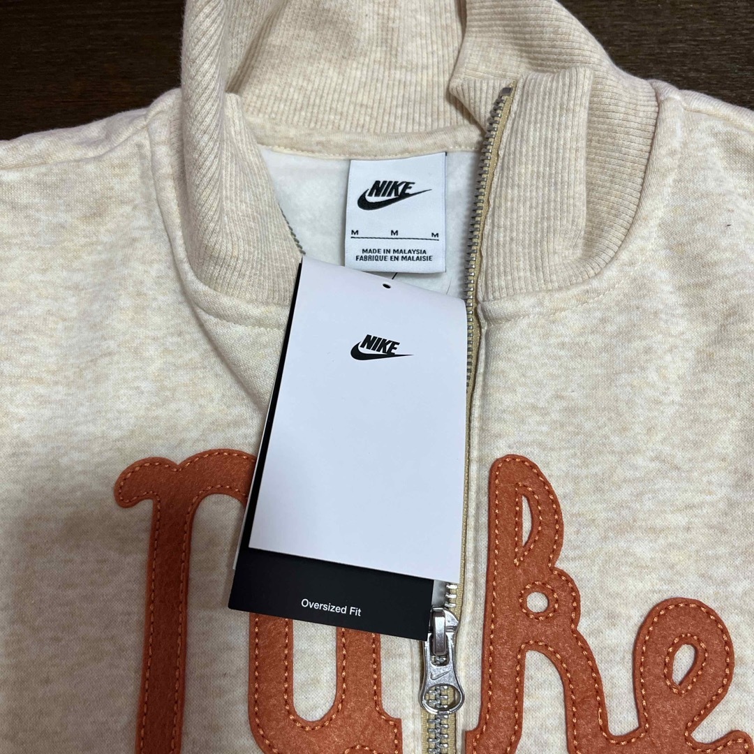 NIKE(ナイキ)のNIKE アウター レディースのトップス(トレーナー/スウェット)の商品写真