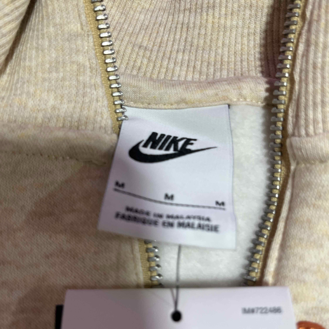 NIKE(ナイキ)のNIKE アウター レディースのトップス(トレーナー/スウェット)の商品写真