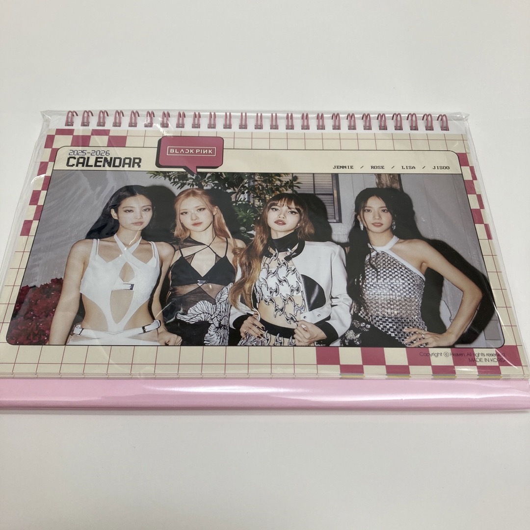 BLACKPINK(ブラックピンク)のblackpink 卓上カレンダー エンタメ/ホビーのCD(K-POP/アジア)の商品写真