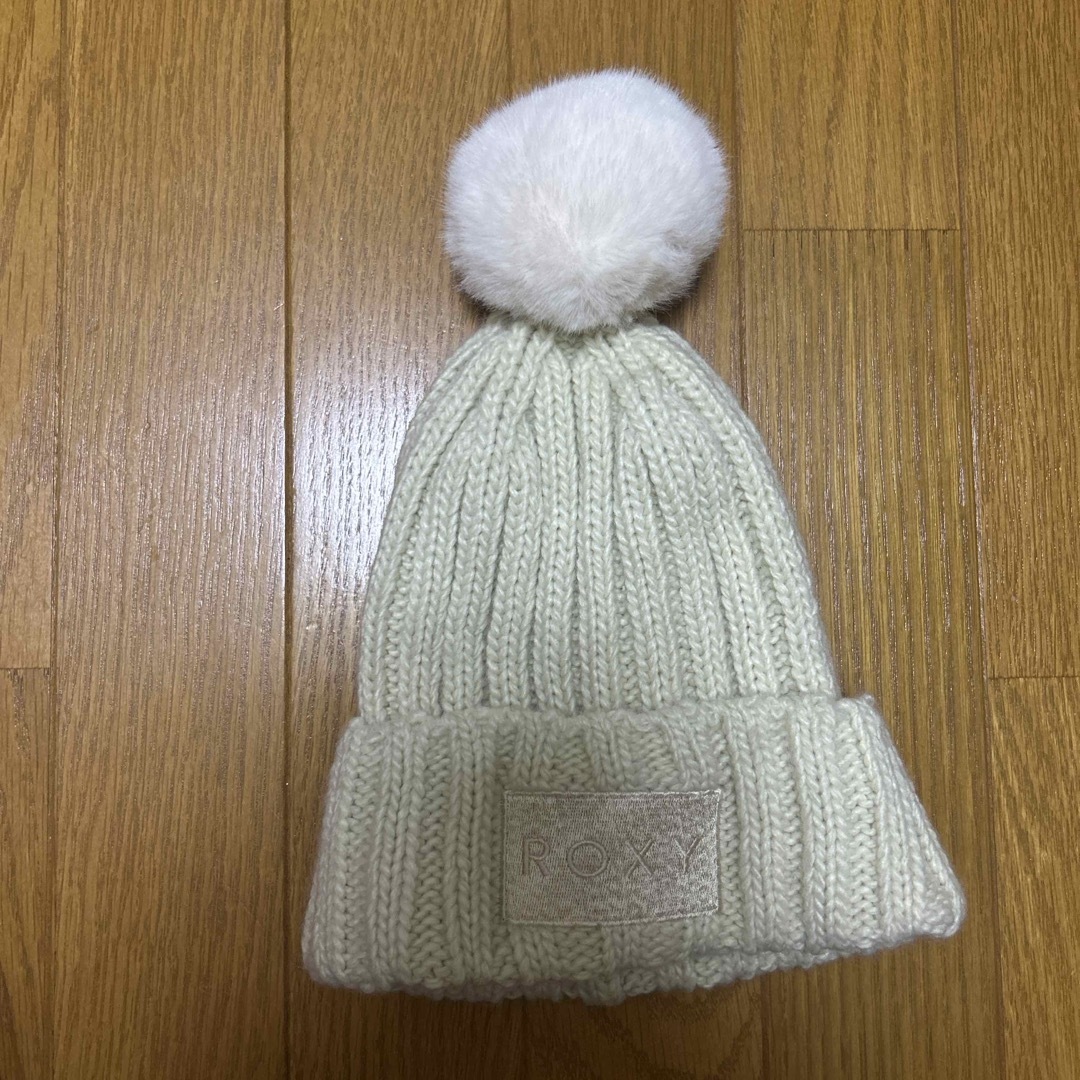 Roxy(ロキシー)の1度のみ使用!ロキシー*ニット帽 レディースの帽子(ニット帽/ビーニー)の商品写真