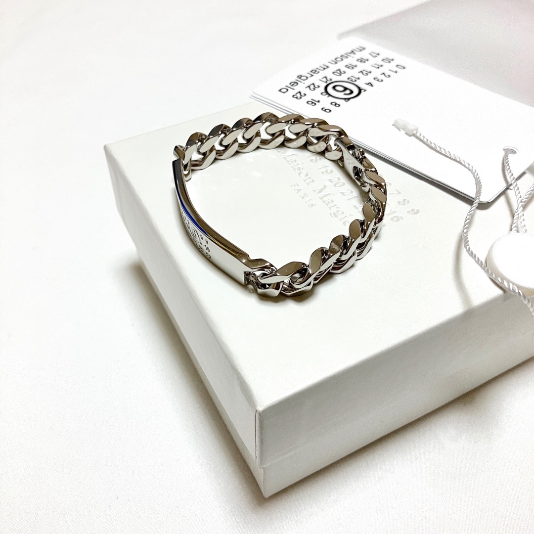 春早割 MM6 - 新品 6 25ss マルジェラ MM6 アノニマスロゴブレスレット アクセサリー