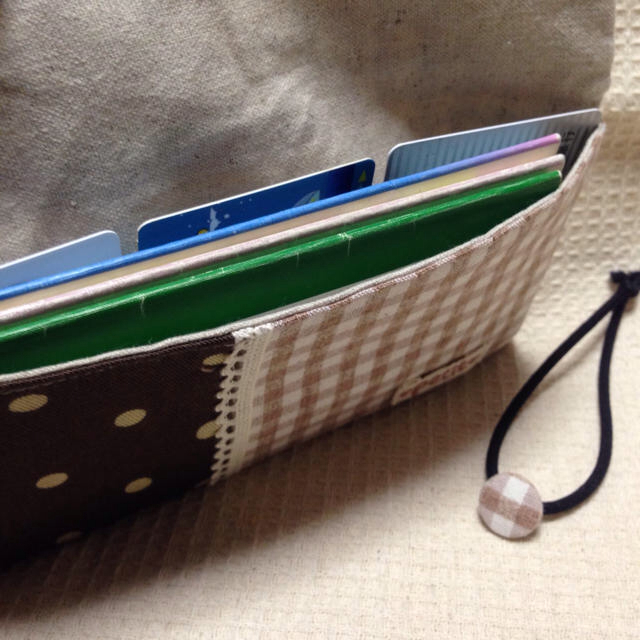 通帳ケース 茶色ドット レディースのファッション小物(財布)の商品写真