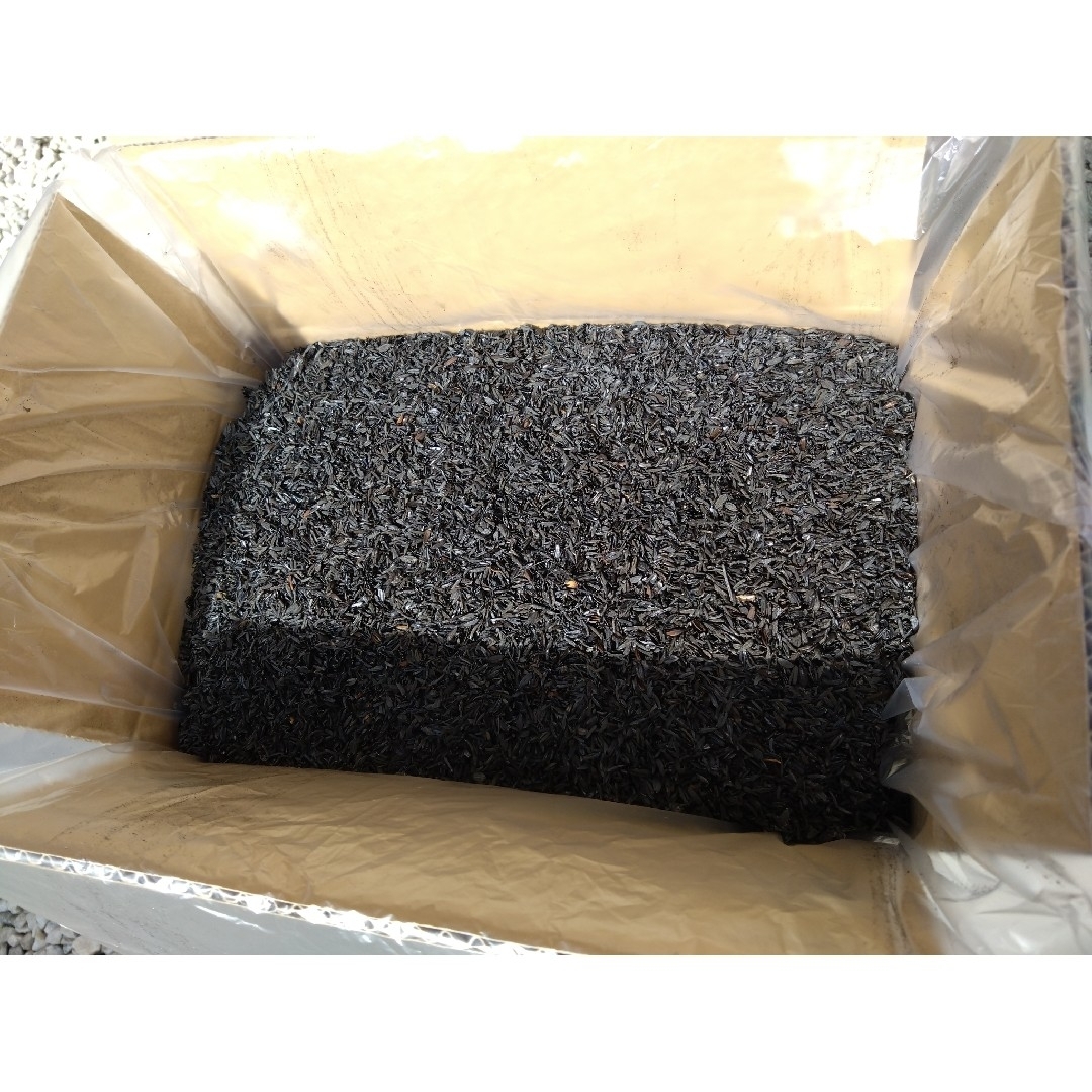 もみ殻くん炭 籾殻くん炭 籾殻燻炭 くんたん 80サイズ 1.5kg ハンドメイドのフラワー/ガーデン(その他)の商品写真