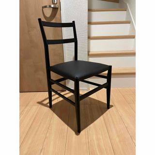 Cassina - GE07 Cassina .IXC Calm アーム ダイニング チェア Cassina - GE07 Cassina .IXC Calm アーム ダイニング チェア