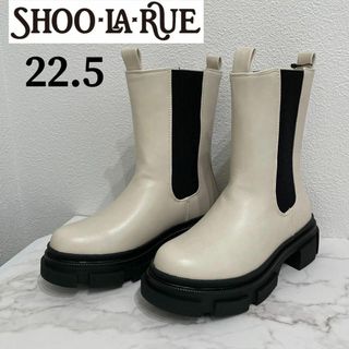 シューラルー(SHOO・LA・RUE)の足が細く見える✨SHOO LA RUE ショートブーツ アイボリー 22.5cm(ブーツ)