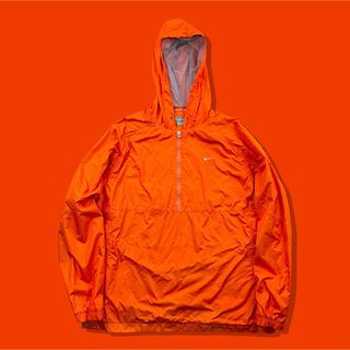 NIKE(マウンテンパーカー ・ オレンジ/橙色系)のフリマ NIKE(マウンテンパーカー ・ オレンジ/橙色系)のフリマ