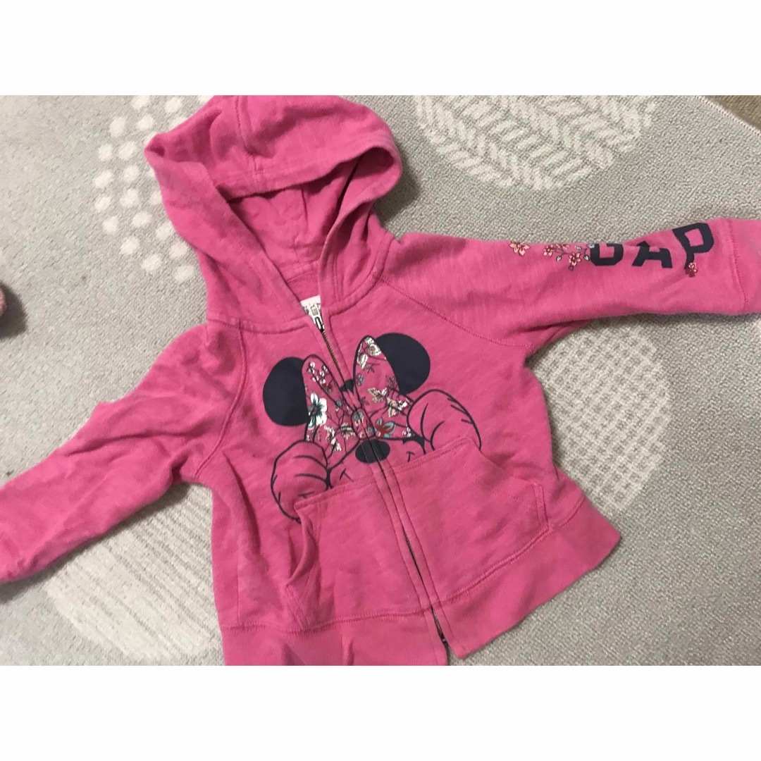 Disney(ディズニー)のディズニーの可愛いパーカー キッズ/ベビー/マタニティのベビー服(~85cm)(トレーナー)の商品写真