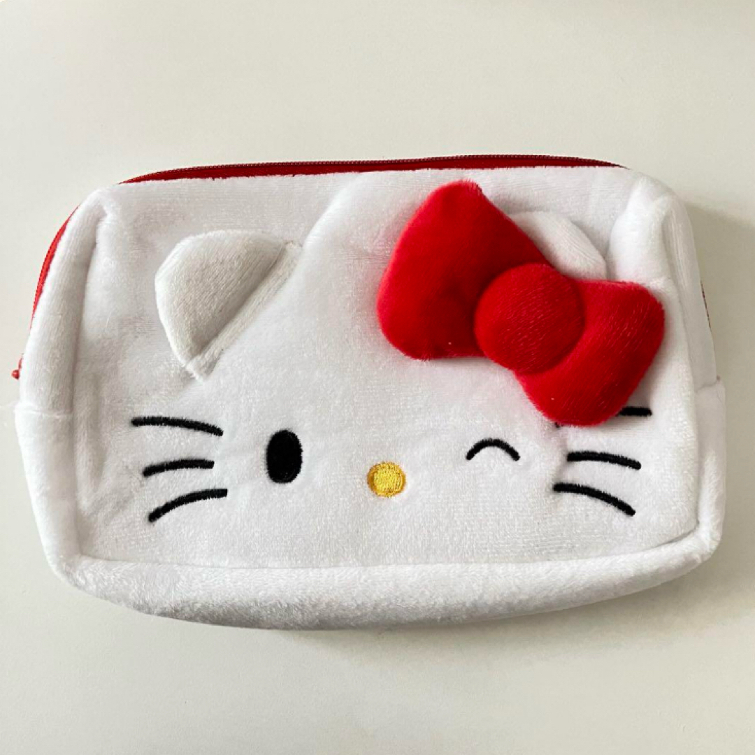 ハローキティ(ハローキティ)のサンリオ ハローキティ ポーチ 小物入れ 日本未販売 化粧ポーチ 韓国ダイソー レディースのファッション小物(ポーチ)の商品写真