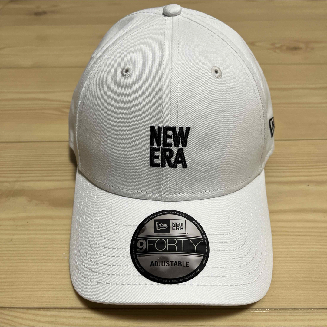 NEW ERA(ニューエラ)のニューエラ　NEW ERA ロゴキャップ　ホワイト　ブラックロゴ メンズの帽子(キャップ)の商品写真