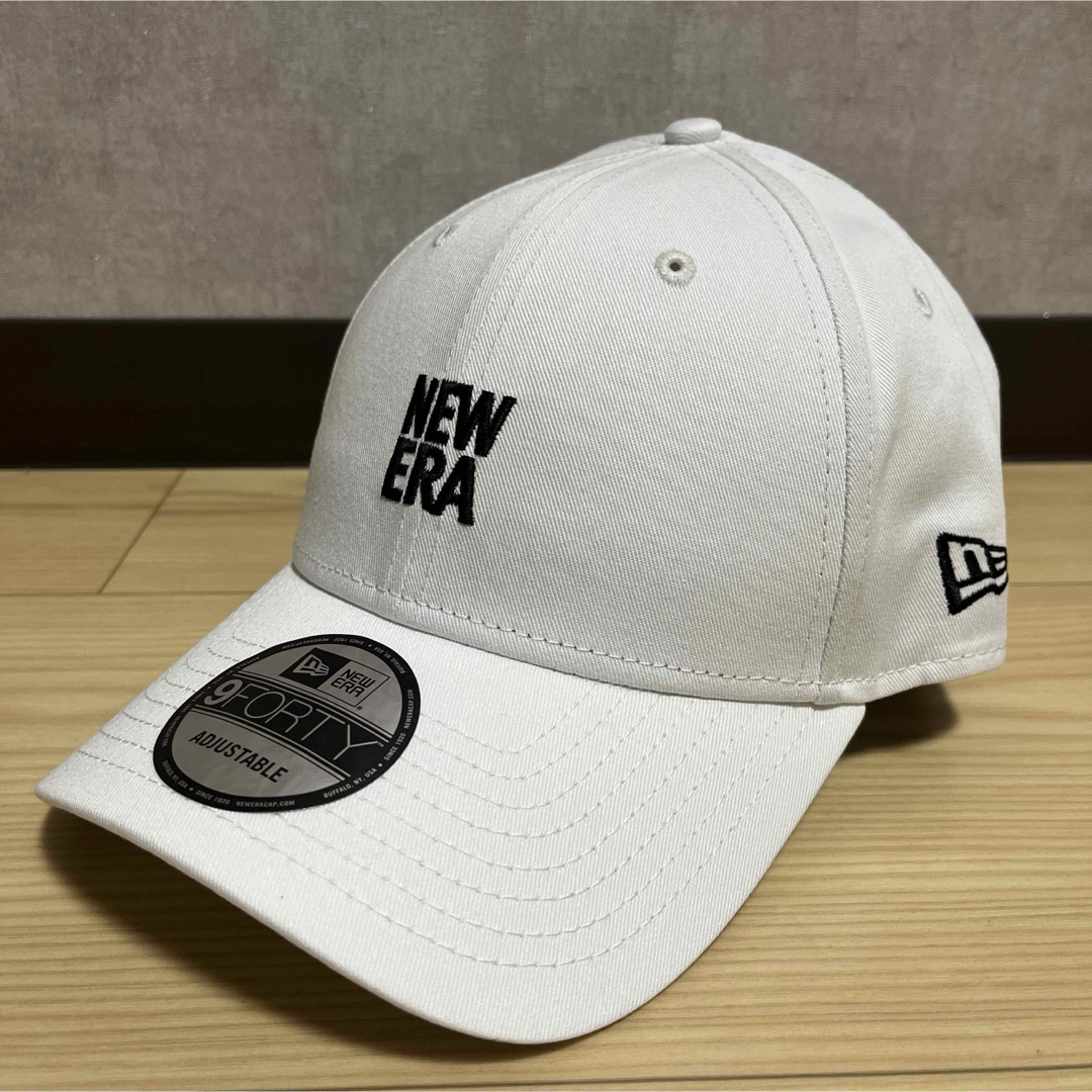 NEW ERA(ニューエラ)のニューエラ　NEW ERA ロゴキャップ　ホワイト　ブラックロゴ メンズの帽子(キャップ)の商品写真