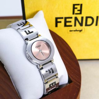 FENDI(腕時計 ・ ピンク/桃色系)のフリマアイテム一覧 FENDI(腕時計 ・ ピンク/桃色系)のフリマアイテム一覧