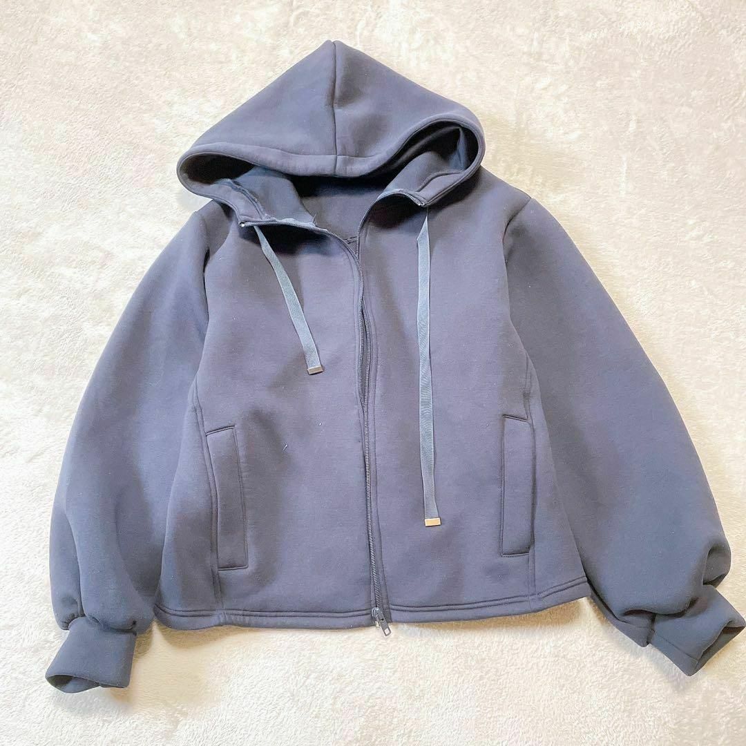 【Helm】(F) 無地 フード付き ボリューム袖 長袖 パーカー アウター レディースのトップス(パーカー)の商品写真