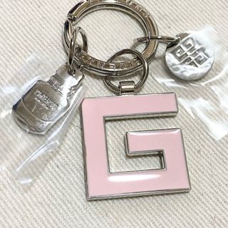 GIVENCHY(キーホルダー)のフリマアイテム一覧 GIVENCHY(キーホルダー)のフリマアイテム一覧