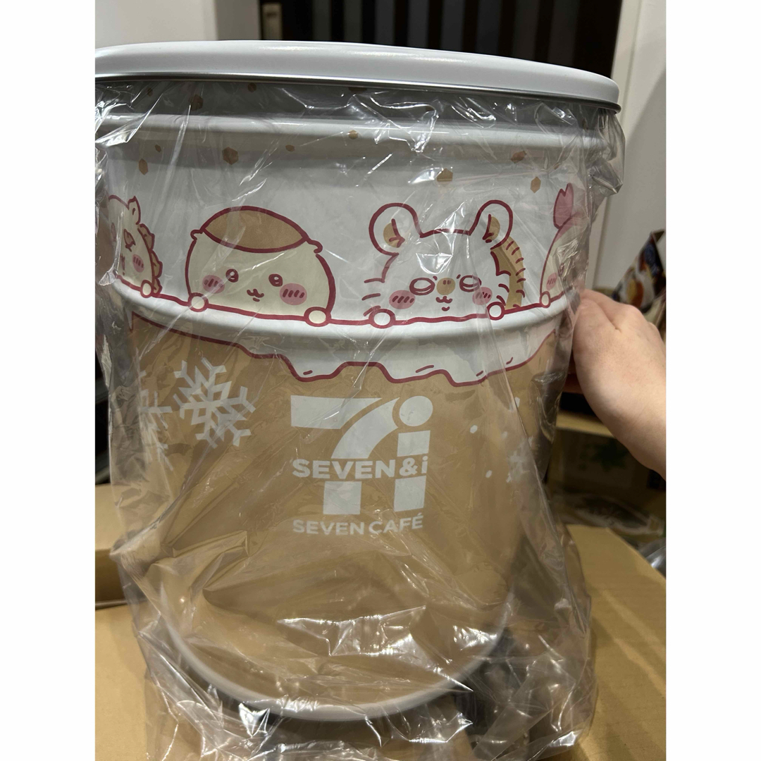 ちいかわ - ちいかわ 缶スツール コラボの通販 by まど's shop ちいかわ - ちいかわ 缶スツール コラボの通販 by まど's shop