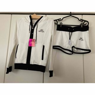 ♡さま専用ページRady セットアップ ホワイト×ネイビー Rady LOVEビジュー セットアップ ホワイト - メルカリ