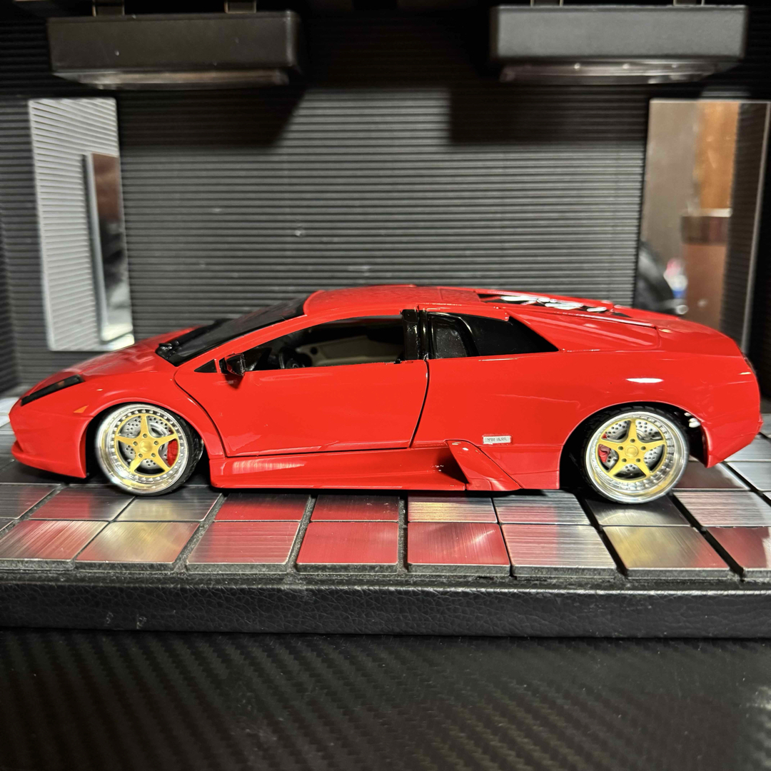 【SEAL限定商品】 Bburago 1/18 ランボルギーニ ムルシエラゴ(カスタム仕様)レッド ミニカー