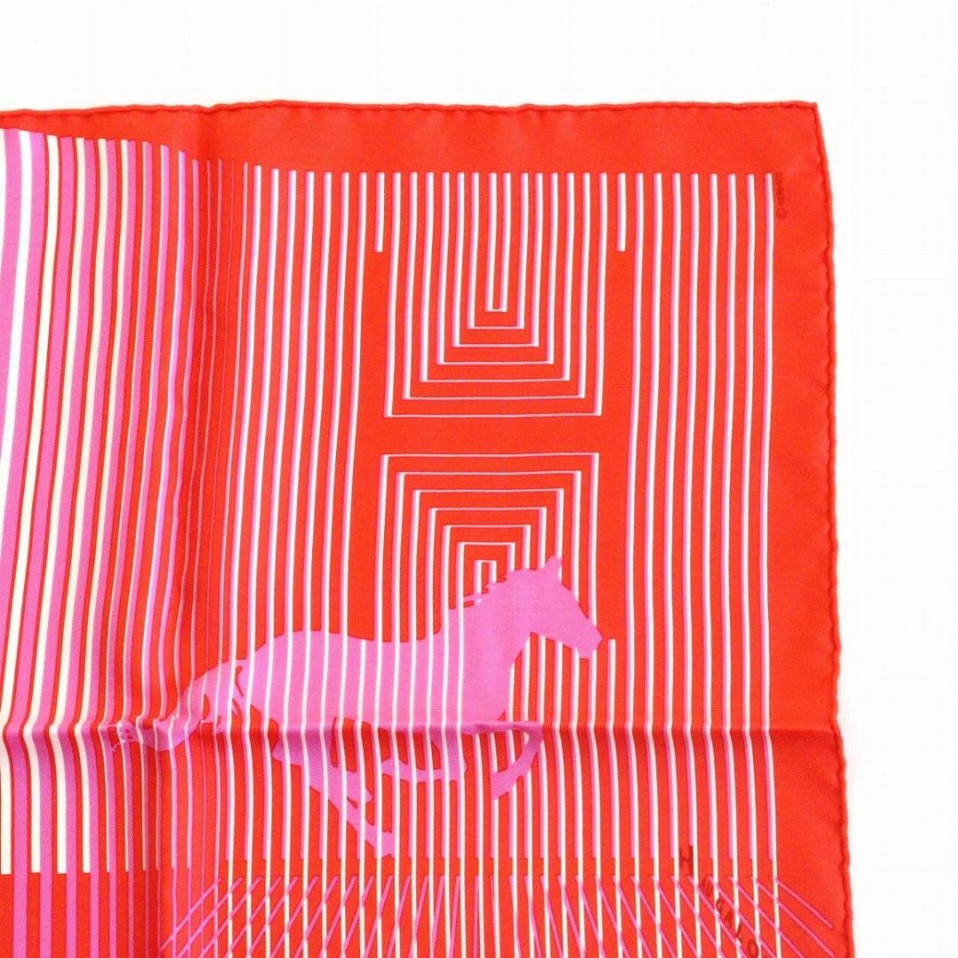 HERMES(エルメス)のHERMES エルメス カレ 45 ガヴロッシュ スカーフ H AU GALOP ギャロップ シルク100% レッド系 レディースのファッション小物(バンダナ/スカーフ)の商品写真