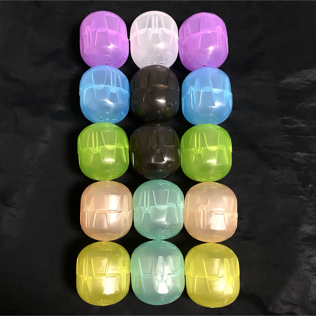 【即購入OK】ガチャガチャ空カプセルまとめ買いカプセルトイケース大量セット124 エンタメ/ホビーのおもちゃ/ぬいぐるみ(その他)の商品写真