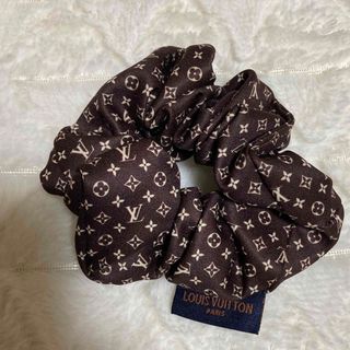 ルイヴィトン(LOUIS VUITTON)のヴィンテージ　ルイヴィトン　タグ付きシュシュ(ヘアゴム/シュシュ)