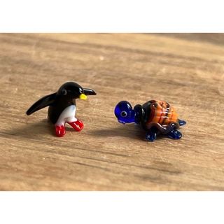 【新品】超ミニチュア　ガラスのペンギンとカメ(置物)
