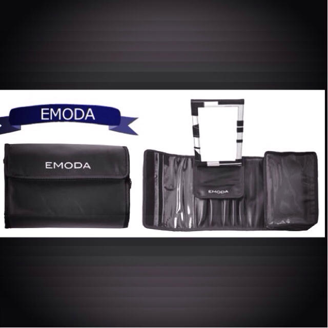 EMODA(エモダ)のEMODA♥︎化粧ポーチ♥︎ノベルティ レディースのファッション小物(ポーチ)の商品写真